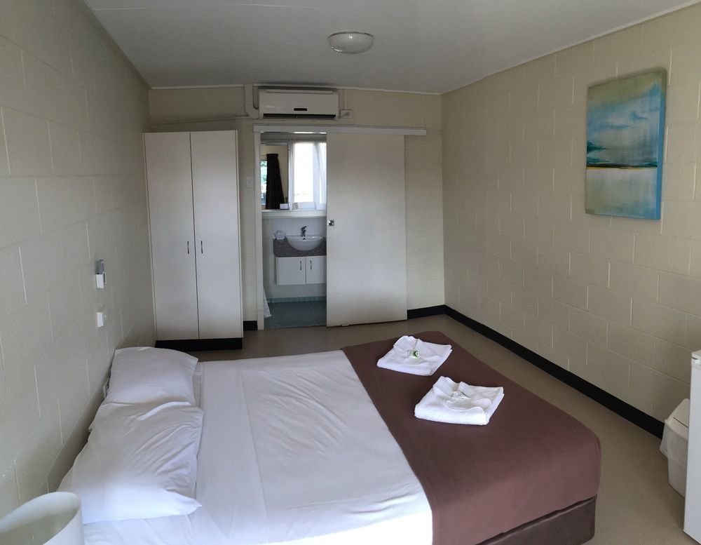 Hotel At The 3*
